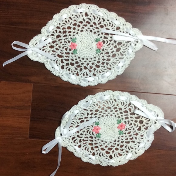 Ribbon Tied Vintage Crocheted Oval Doilies Set of 3 - Picture 2 of 5